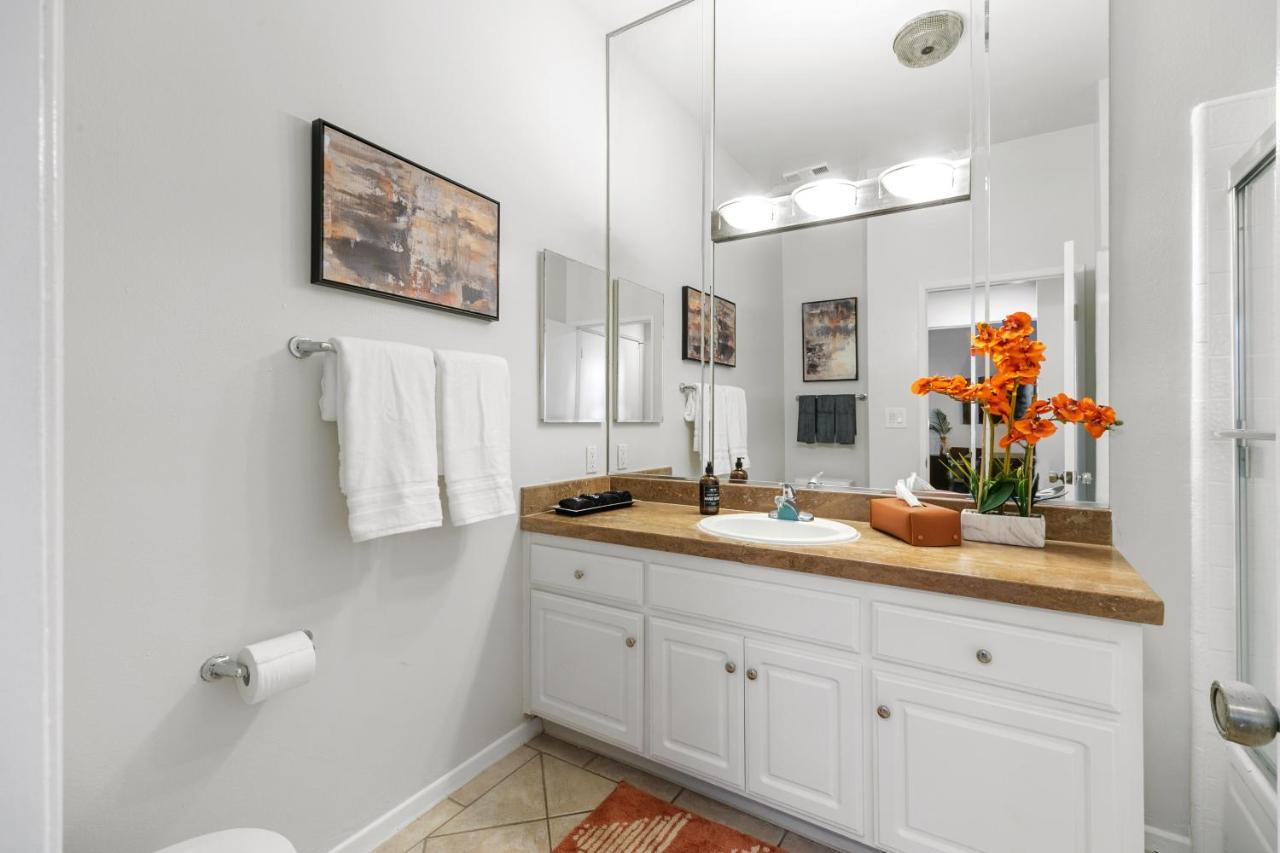 Beverly Hills 2 Bed 2 Bath Penthouse With Den And Parking 414 Λος Άντζελες Εξωτερικό φωτογραφία