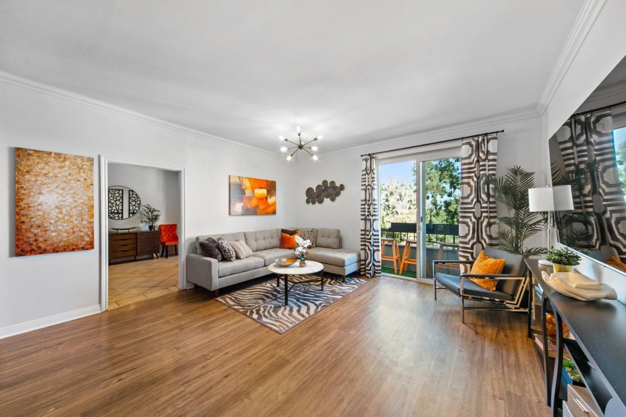 Beverly Hills 2 Bed 2 Bath Penthouse With Den And Parking 414 Λος Άντζελες Εξωτερικό φωτογραφία