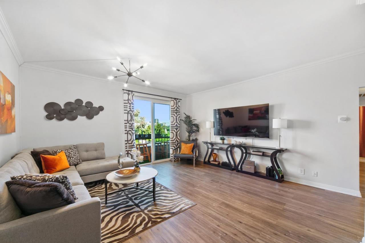 Beverly Hills 2 Bed 2 Bath Penthouse With Den And Parking 414 Λος Άντζελες Εξωτερικό φωτογραφία