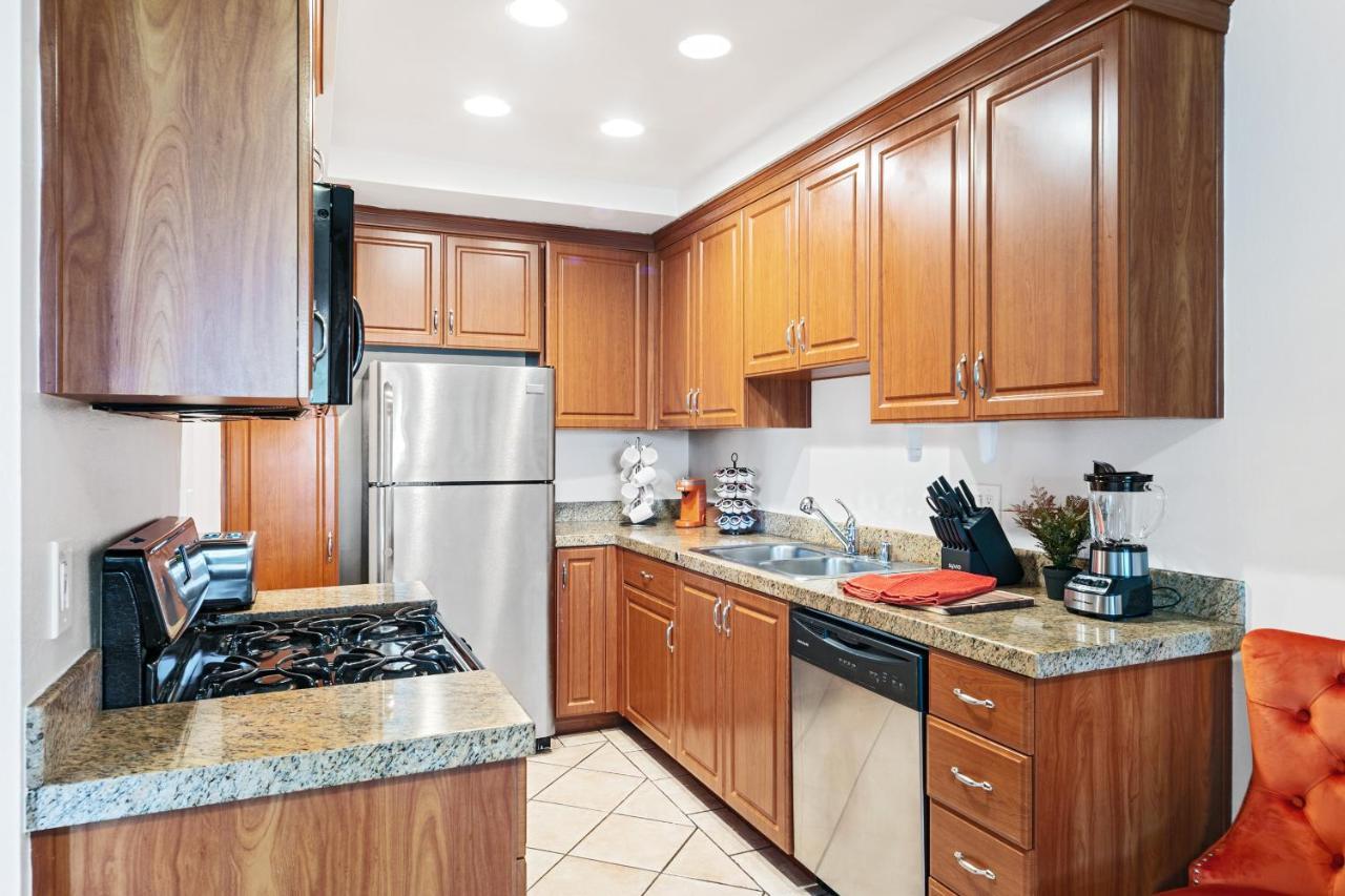 Beverly Hills 2 Bed 2 Bath Penthouse With Den And Parking 414 Λος Άντζελες Εξωτερικό φωτογραφία